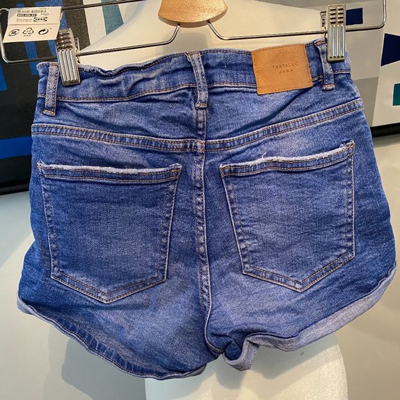 ZARA Denim Shorts - Picture 2 of 2